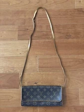 () Vuitton Pochette Twin Discontinued Model