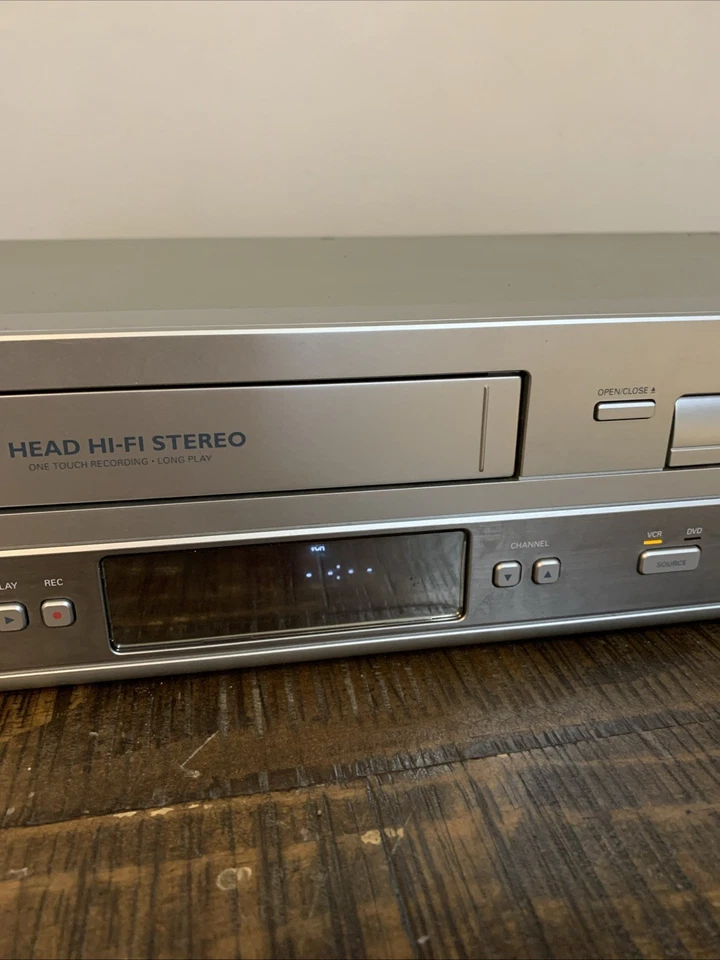 Philips DVP3150V DVD/VHS Player Combo - For Repair Or Parts - Image 3 of 4