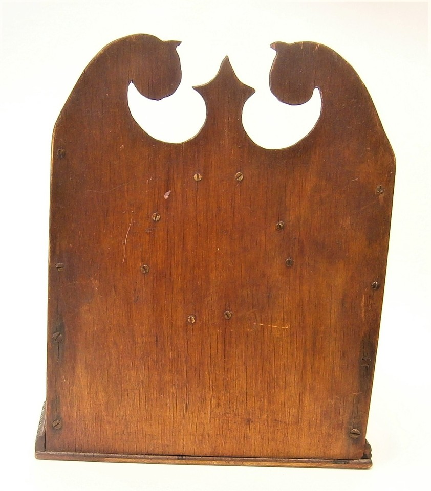 Q772) Vintage Art Deco light weight wooden key letter holder rack with