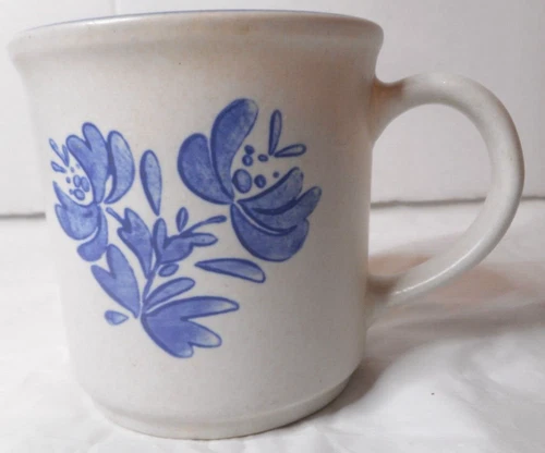 Pfaltzgraff Yorktowne Coffee Tea Mug Cup 12oz White Blue Stoneware 3 1/2" Tall