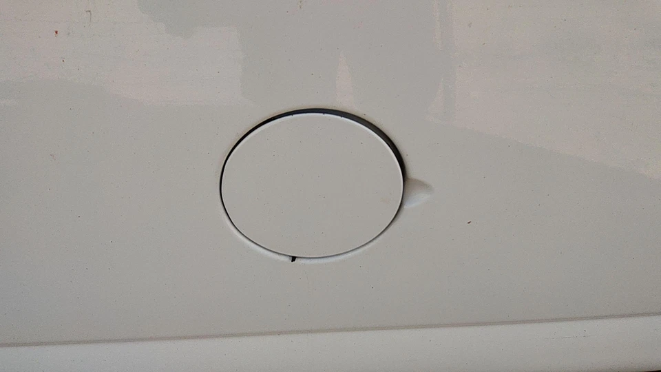 Puerta del tanque de combustible Savana Van 2500 2000-02 con bisagra tapa de gas OEM blanco 50u 15755590 Foto 4 de 4