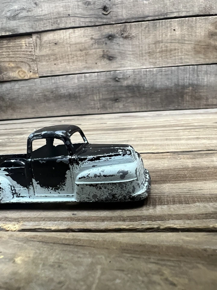 AS-IS! For Parts! Vintage 1949 Tootsietoy Ford F1 Pickup Open Tailgate Truck 3"! - Image 2 of 4