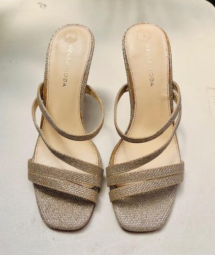 Pelle Moda Ostin Sandals Platinum Gold Size 7.5
