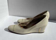 Vtg 1970s AFFINITI Leather Wedge Shoes w Gold Metallic Accents Wedge Heel Sz 9