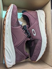 BRAND NEW MENS Oakley DRY OS LX Sneakers Shoes Grenache Mesh Size 10 US