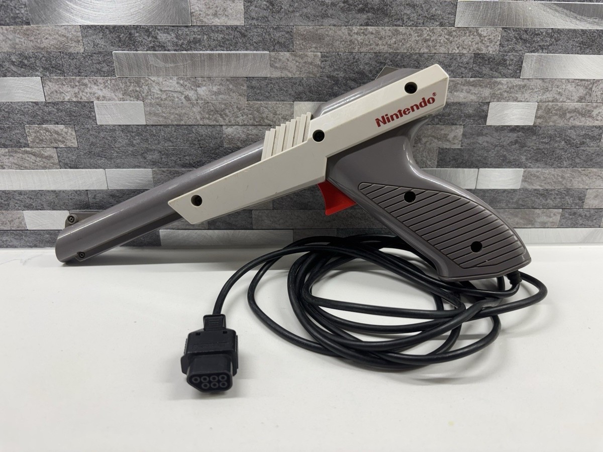その他 1985 NES Zapper Nintendo Original 1985 Nintendo NES Zapper Duck Hunt Gun - NES-005 - Gray