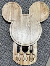 Mickey Mouse Wooden Cheeseboard Set By Toscana
