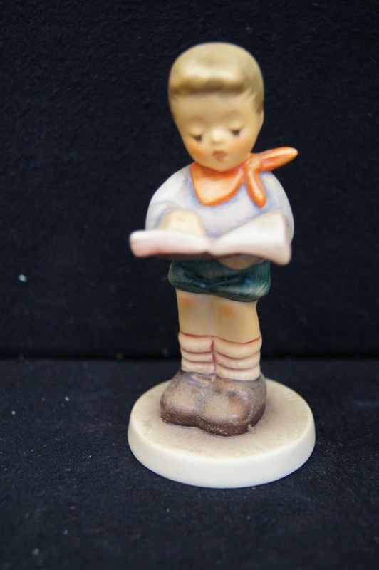 HUMMEL Goebel Porcelain Figurine #2087/B Honor Student 3.75" TMK-8