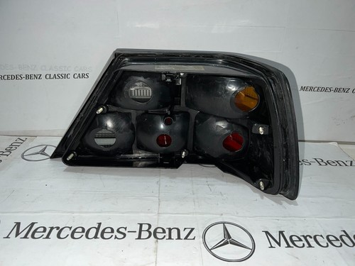 MERCEDES W124 REAR TAIL LIGHT LEFT DARK SMOKED HELLA - Foto 3 di 4