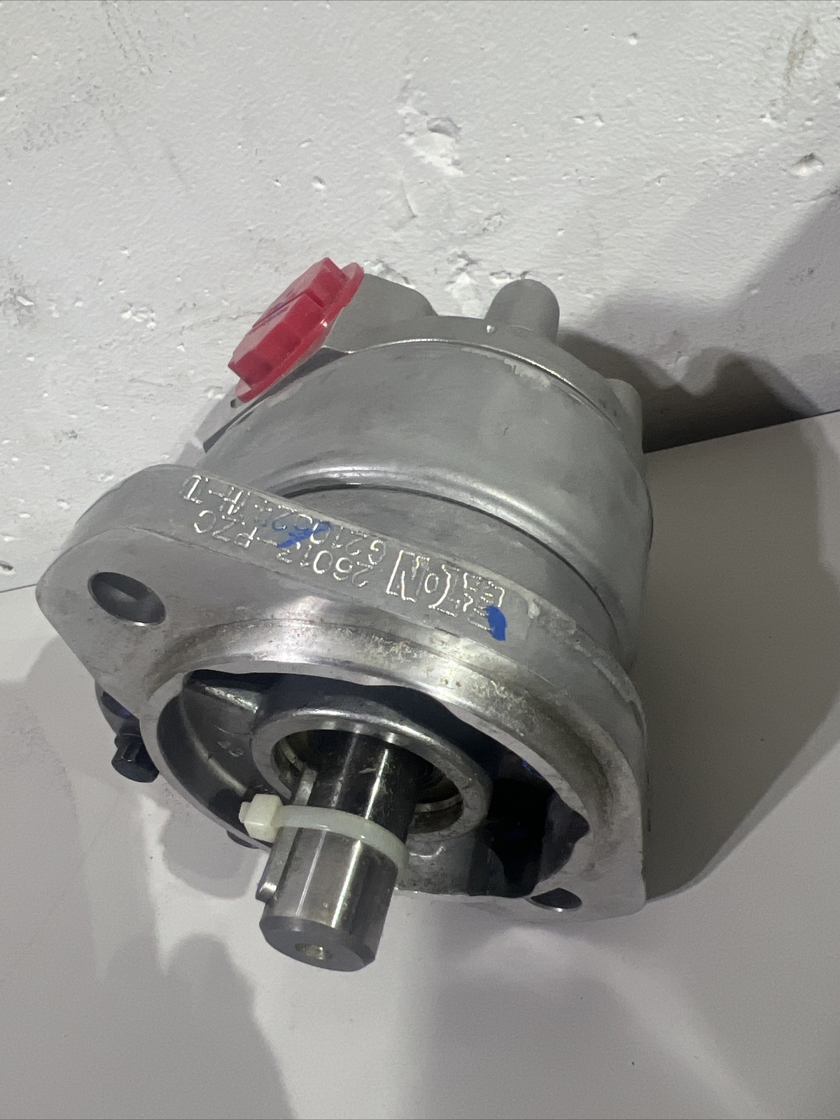 Eaton Hydraulic Aluminum Gear Pump 26013RZC eBay