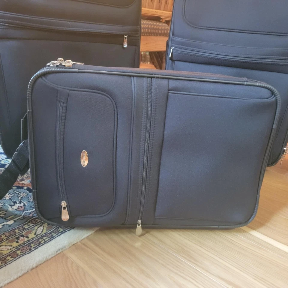 Pierre Cardin Premium Juego de Equipaje Ligero Lado Suave 3 Estuches COMO NUEVO Foto 2 de 4