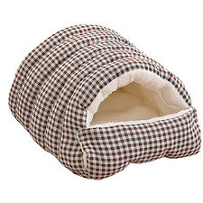 Insulated Winter Cat House with Removable Fleece Mat and Self-Heating Tech