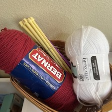 Vtg Knitting Needle Crochet Hook Lot Boye 10pc  2 NEW Bernat Impeccable Yarn