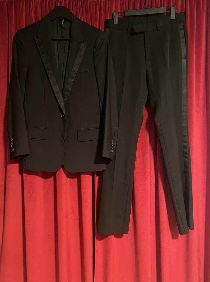 Esmoquin de dos piezas Dior Homme Aw2005 “in the Morning” bootcut pico solapa Hedi Foto 2 de 4