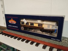 Bachmann (OO) 39-300 BR MK1 SK Pullman Kitchen Second No 332, with Lights.