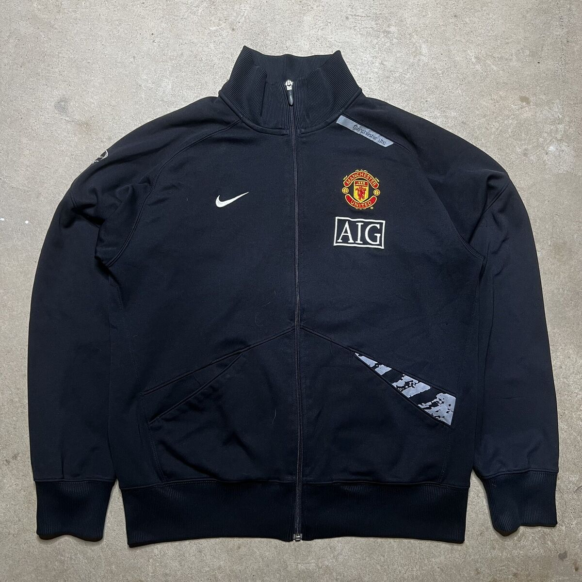 Manchester United 2009-2010 Football Soccer Track Jacket Manchester United 2009-2010 Football Soccer Track Jacket