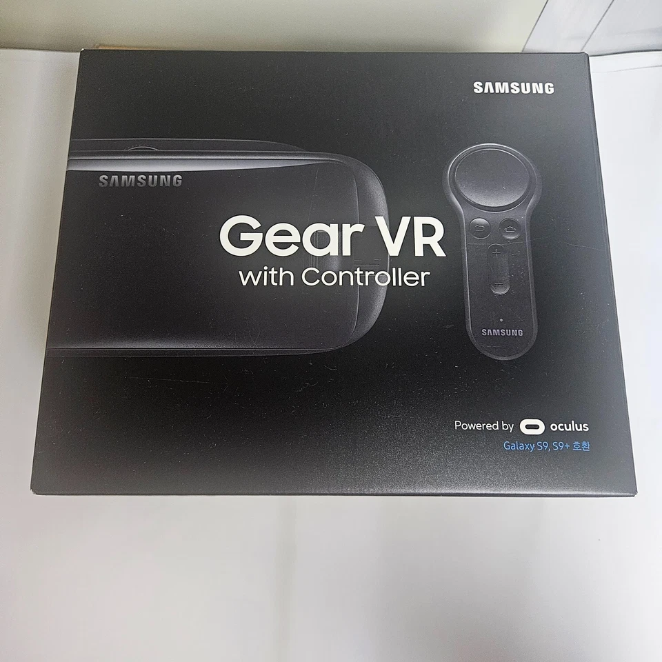 Samsung Gear VR Headset with Controller Powered by Oculus SM-R3250 Fedex Ship - Image 2 of 4