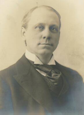 CAB PHOTO, COLUMBUS, OH, MAN IDED ON BACK, CHARLES/PARSON E. DAVIES