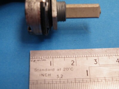 Potenziometro OMEG 1M Log, 20mm, Singola Banda, Piatto 1/4", New Old Stock UK