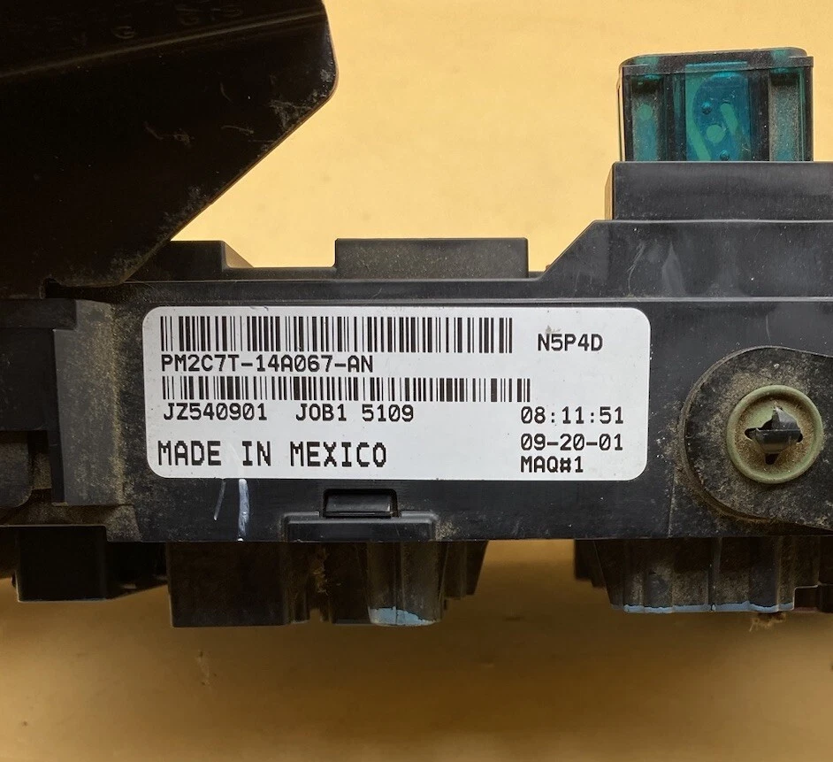 FORD F250 F350 SUPERDUTY MÓDULO DE RELÉ DE UNIÓN DE FUSIBLES CAJA 2002-2003 2C7T-14A067-AN Foto 4 de 4