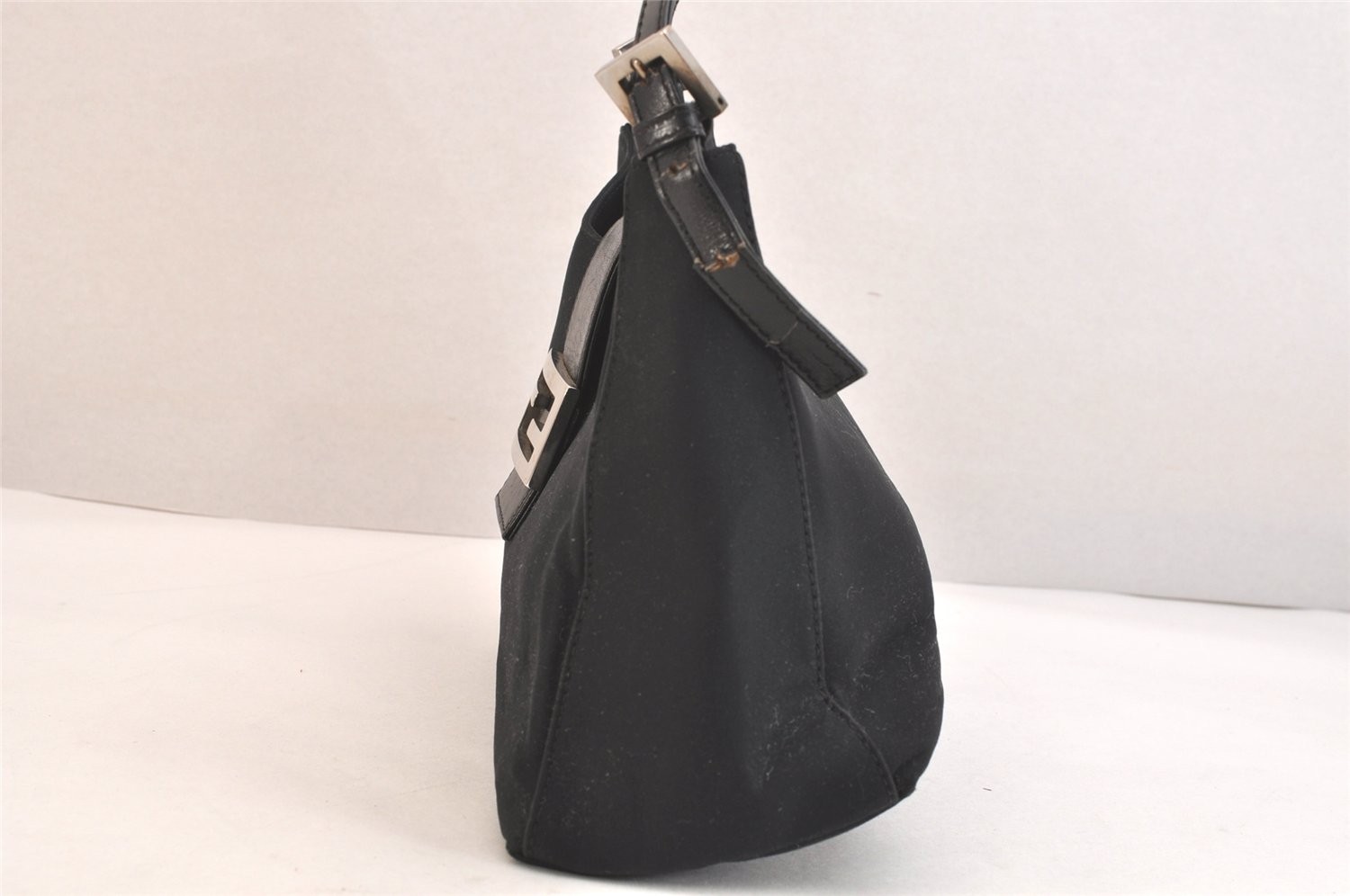 Authentic FENDI Vintage Shoulder Hand Bag Jersey Leather Black 4802N