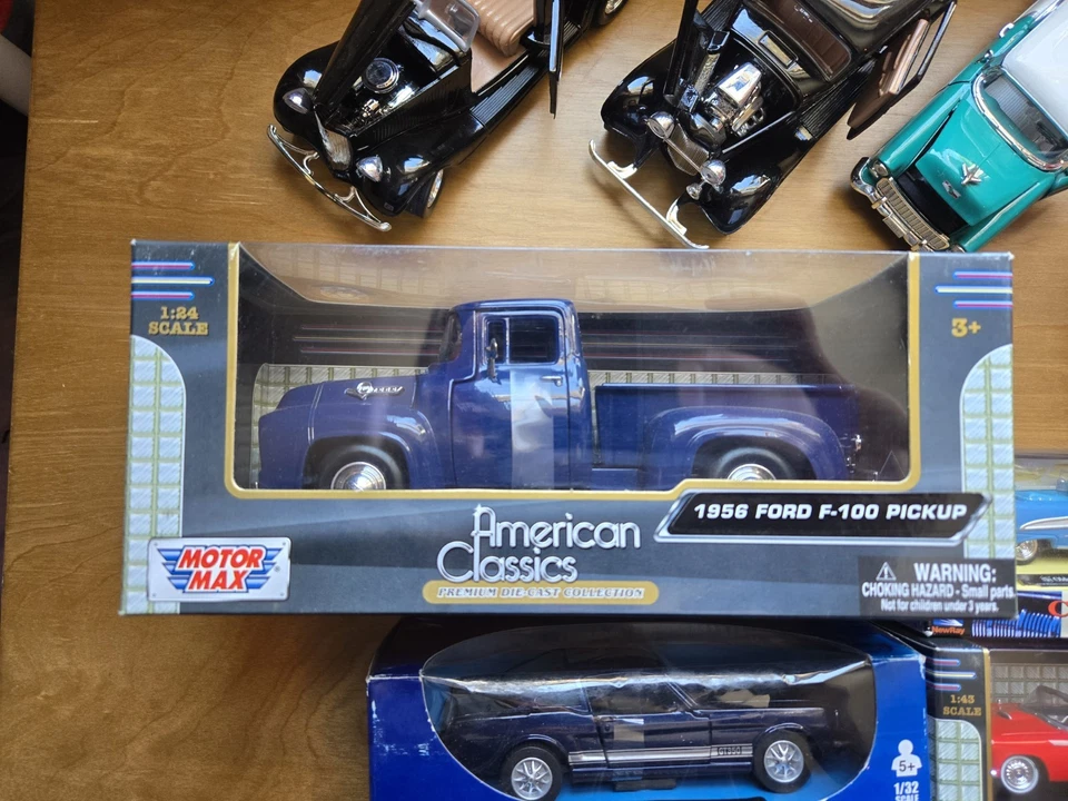 Lote de 24 autos diecast Liberty Classic, NewRay, Motormax y otros Foto 3 de 4