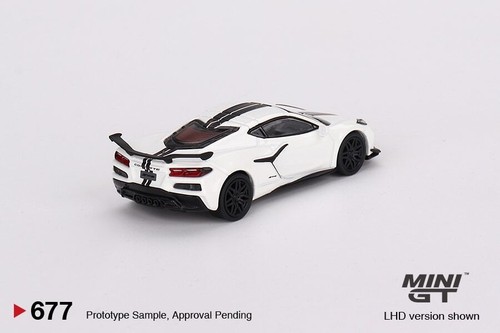 Mini GT MGT00677LHD Chevrolet Corvette Z06 2023 Arctic White Die Cast 1/64 - Foto 2 di 2