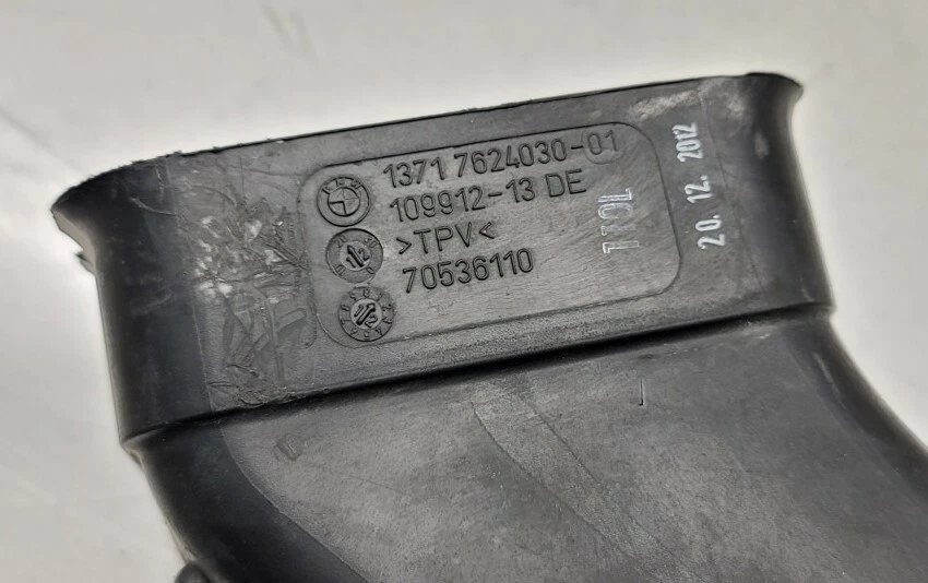 2011-2013 BMW 550I XDRIVE - Entrada de ar direita DUCT 7624030 - Imagem 3 de 4