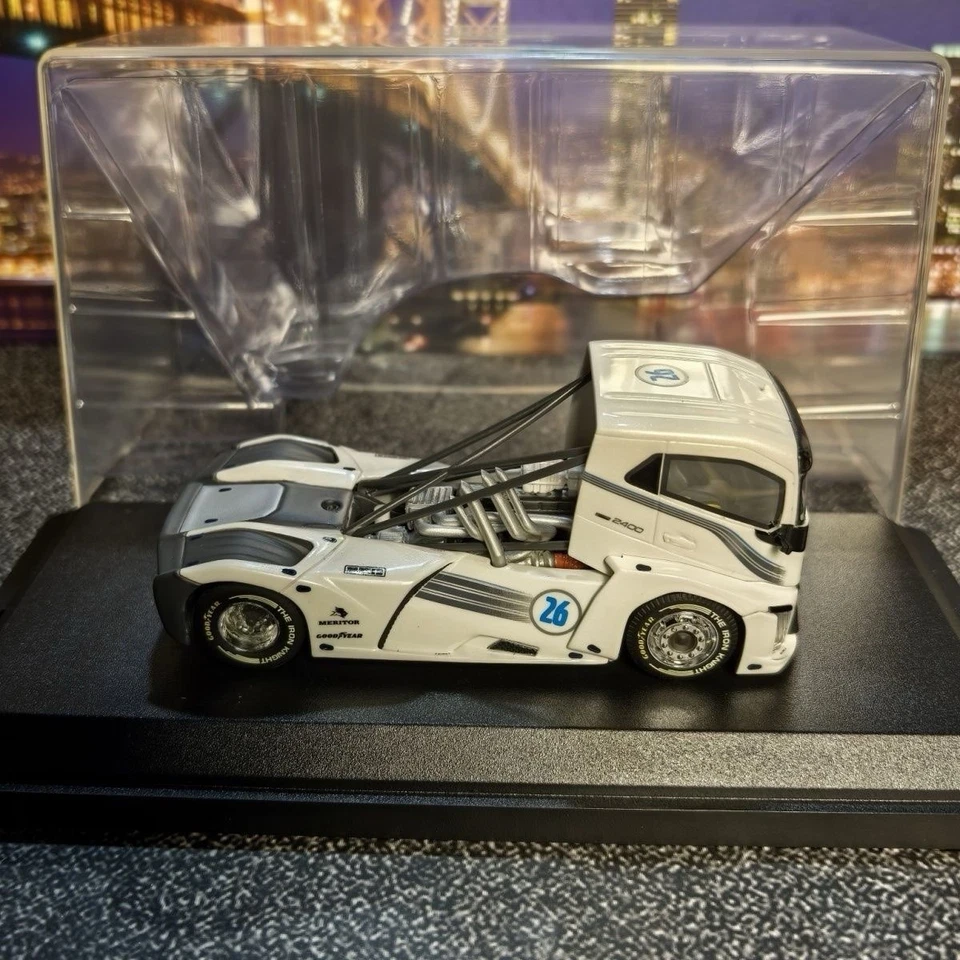 Tekno 1:50 IRON KNIGHT Volvo Racing Truck Resin Toys Car Model Collection Gifts - Image 3 of 4