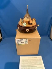 ERZGEBIRGE Christmas Music Box Carved Wood Richard Glaesser Seiffen Germany Box