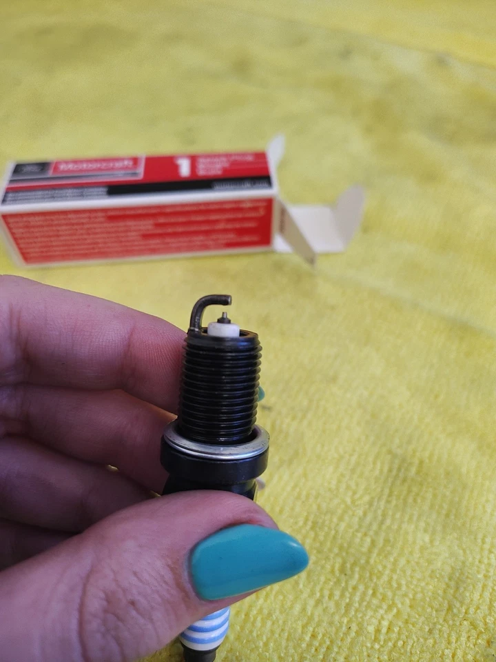 Bujías Motorcraft para Acura, Audi, BMW, Buick se venden individualmente Foto 3 de 4