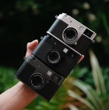 Fujifilm X Half Silver 18MP Digital 10.8mm f/2.8 Lens with protective case Fast