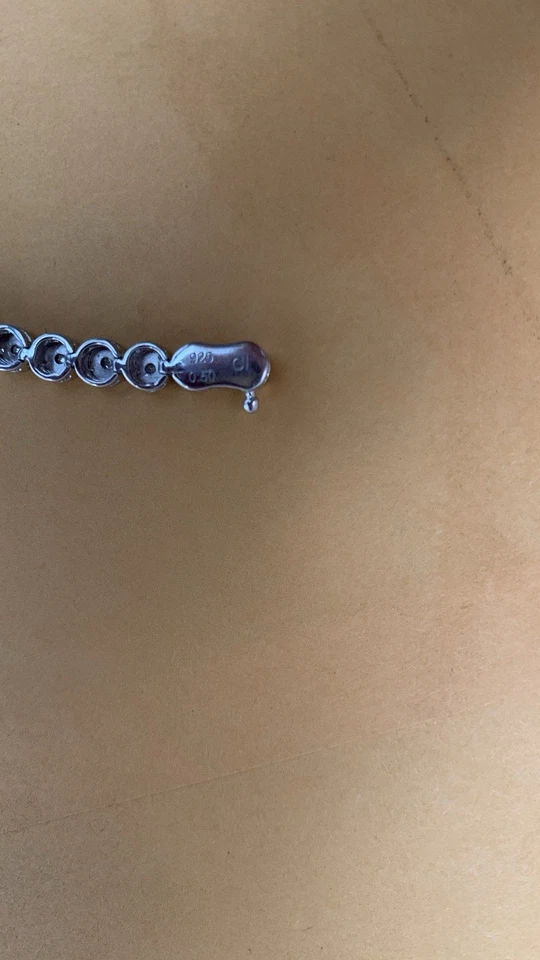 Brazalete Línea Diamante 1/2 ct tw Corte Redondo Plata de Ley Foto 2 de 3