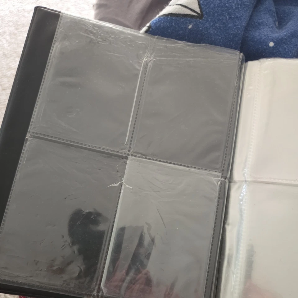 Carpeta de álbum de 4 bolsillos Wizards of the Coast - WOC08320 Foto 3 de 4