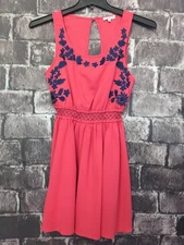 Jun & Ivy Women's Size S Coral And Blue Embroidered Floral Sleeveless Dress EUC!