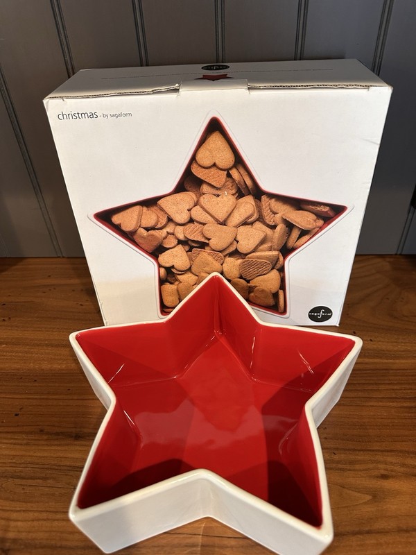 Sagaform Christmas Star Serving Bowl 9.5x3.25 In. White and Red Porcelain NIB