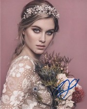 Tiera Skovbye OUAT Autographed Signed 8x10 Photo COA #C46