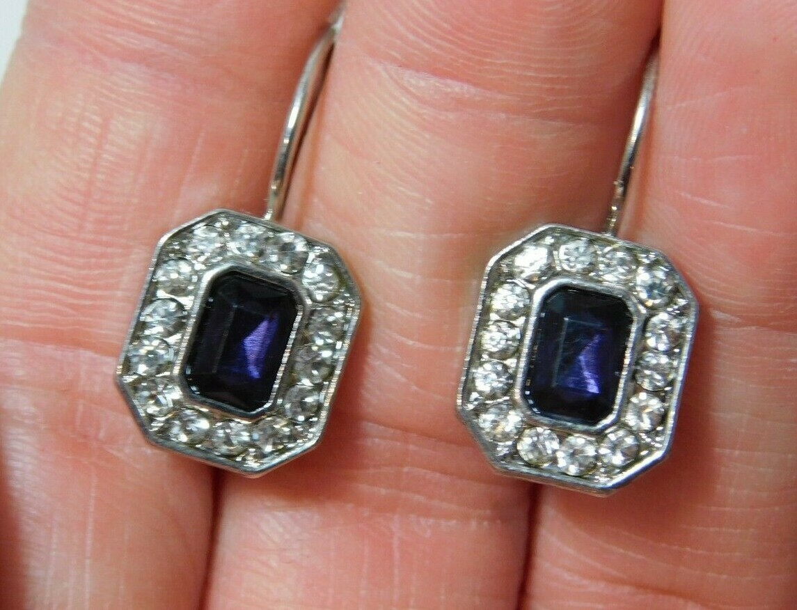 NWT 'Doré' Pendientes Colgantes De Rhinestone Plateados Morados 2a 63