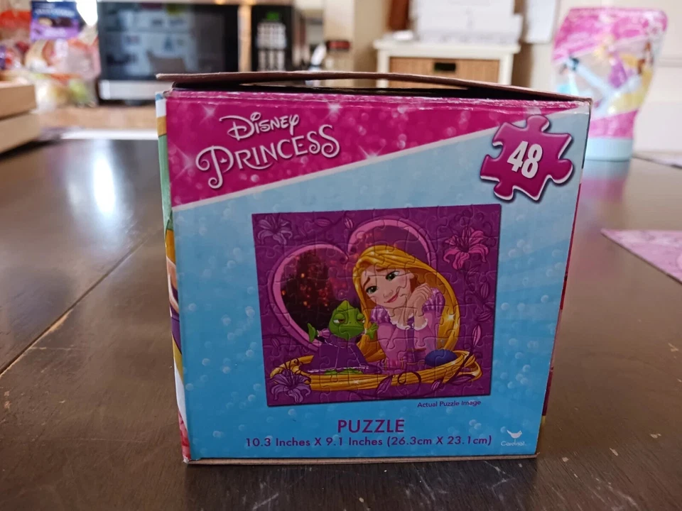 2 rompecabezas completos de 48 piezas diferentes de princesas Disney Rapunzel y Aurora Foto 2 de 4