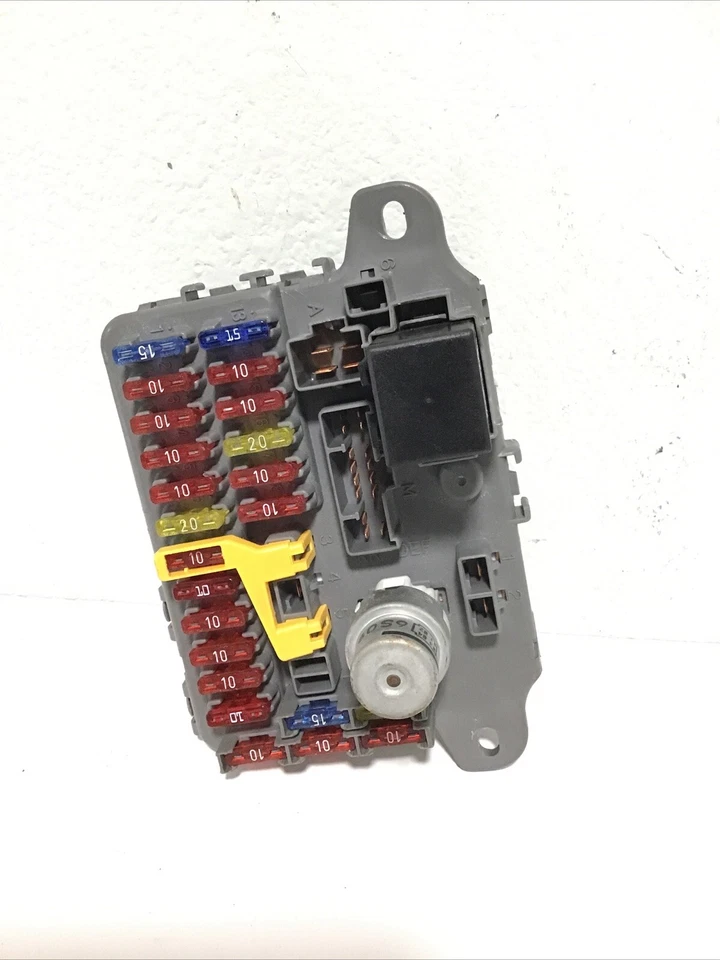 1994–1999 Land Rover Discovery Interior Fuse Box OEM 8L348100197 Assembly - Image 3 of 4