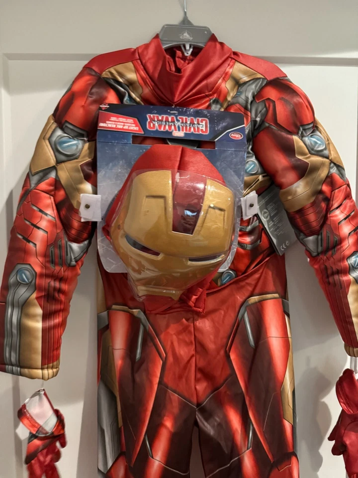 Disney Store Ironman Muscle Deluxe Iluminado Disfraz Niño Pequeño 5 6 Vengadores Nuevo Foto 3 de 4