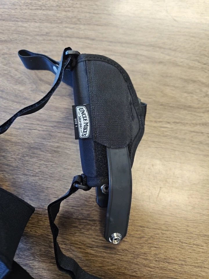 Uncle Mikes Pro-Pak Horizontal Shoulder Holster Black Nylon Size 1 #7701-0 - Image 4 of 4