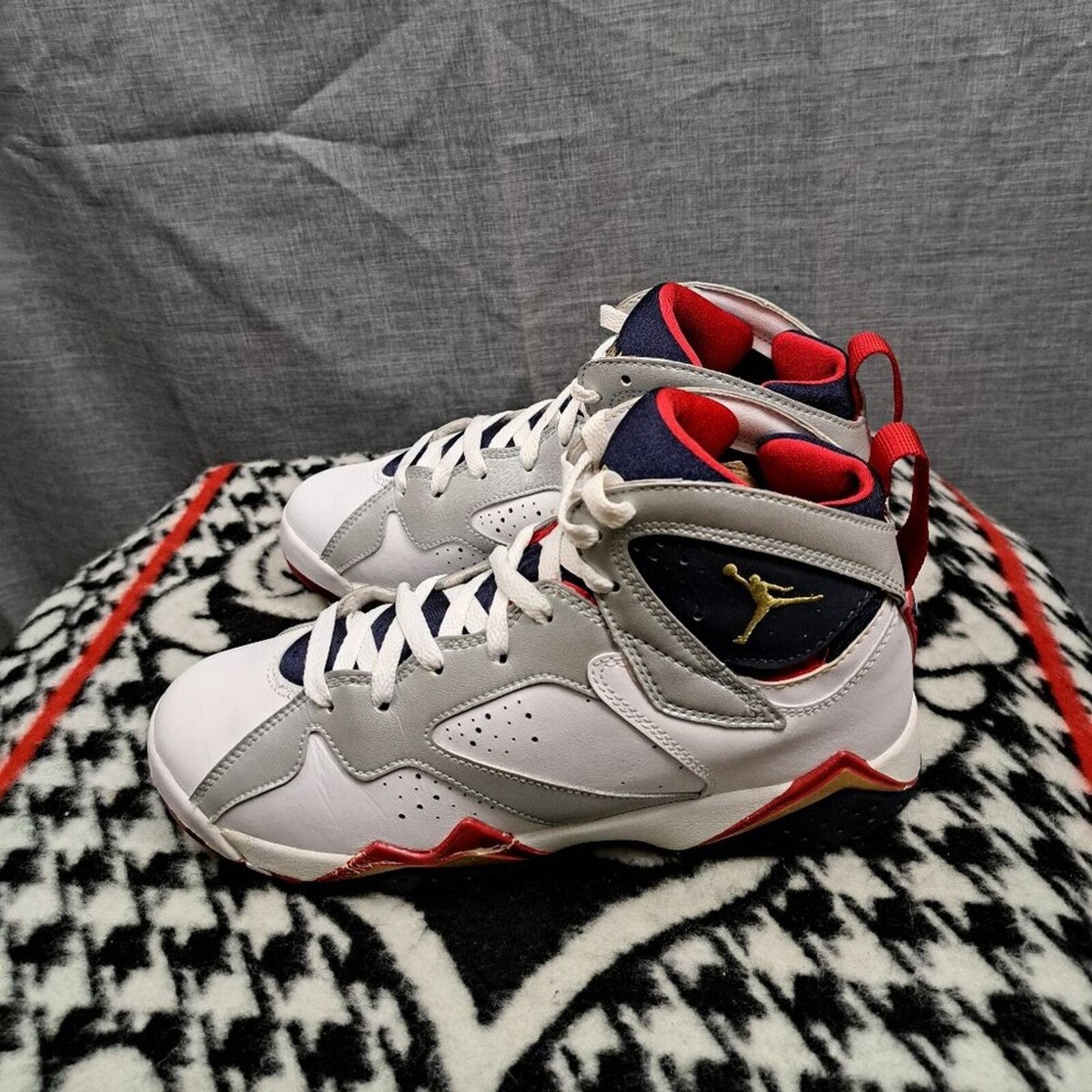 Nike Air Jordan 7 Retro Sneakers Youth Size 6.5 Y 304774-135