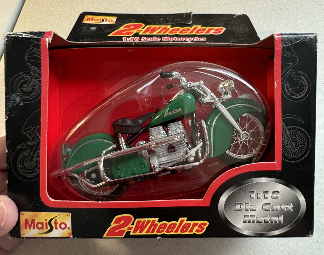 オートバイ・バイク Maisto 2-Wheelers Indian Motorcycle 1:18 1995 Maisto 2-Wheelers 1942 INDIAN HATCHETTE 1/18 Scale