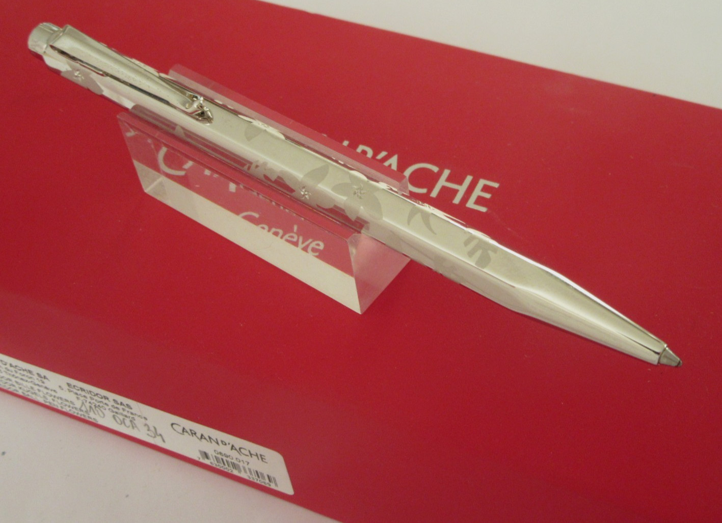 Caran d'Ache Ecridor Flowers stylo bille luxe idéal pour le bureau