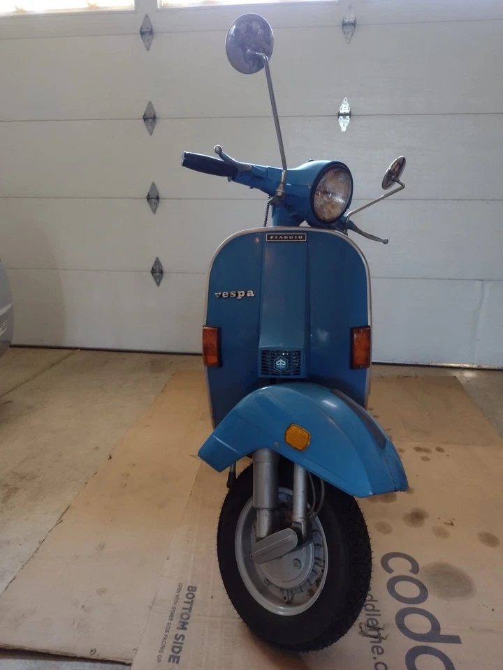 Vespa Scooter P200E - Image 2 of 4