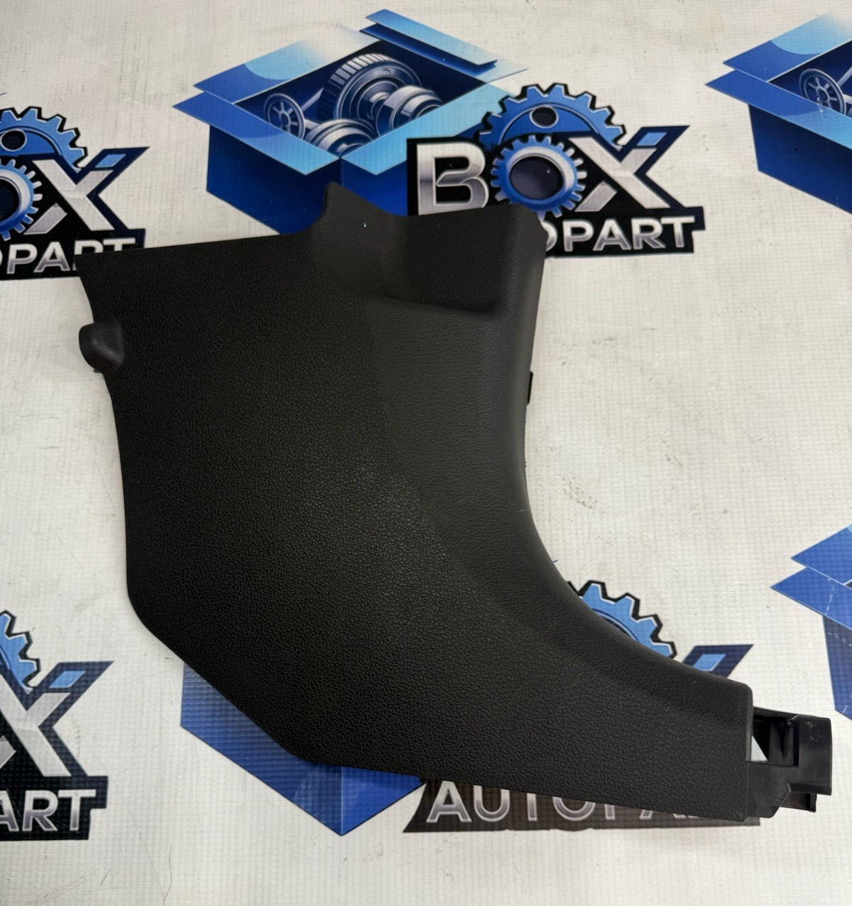 2016-2021 HYUNDAI TUCSON FRONT RIGHT DOOR SILL KICK TRIM PANEL OEM 85826D3000