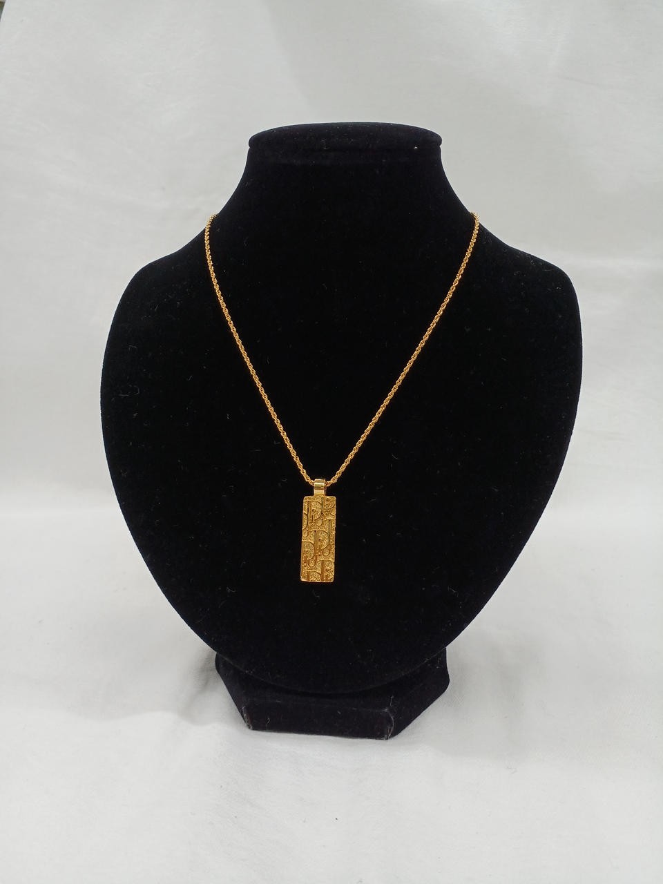 Christian Dior Trotter Plate Necklace in Y0619 Gold Tone