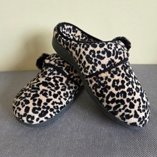 NEW Vionic Emily Mule Size 7 Cheetah Slip On Slippers Arch Support Non Marking