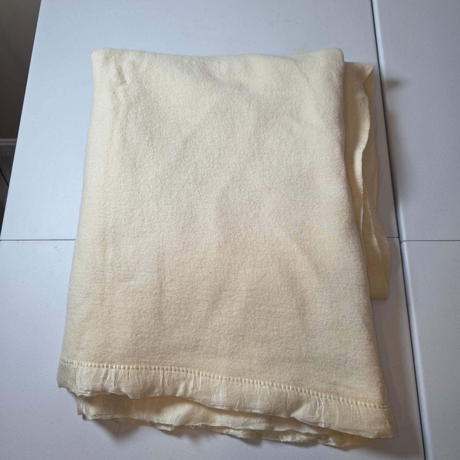 Vintage Esmond Cream Thermal Blanket Satin Trim Edge Off White Retro Bedding thumbnail 7